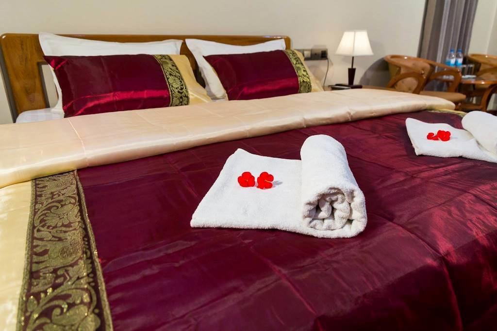 Hotel Lily The Home Hsipaw Bagian luar foto