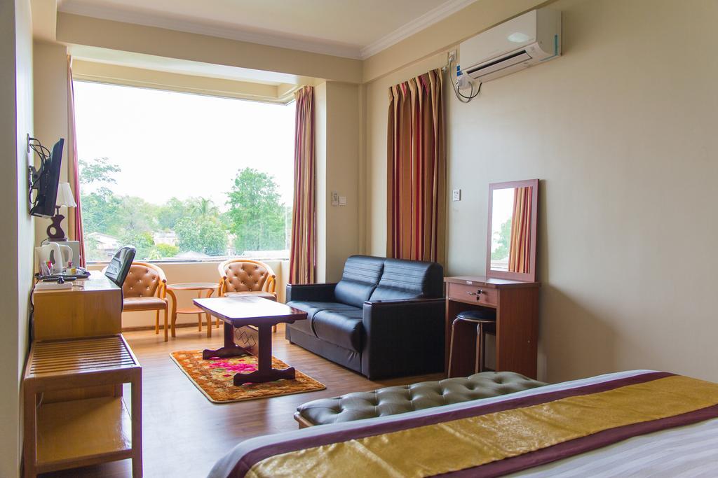 Hotel Lily The Home Hsipaw Bagian luar foto