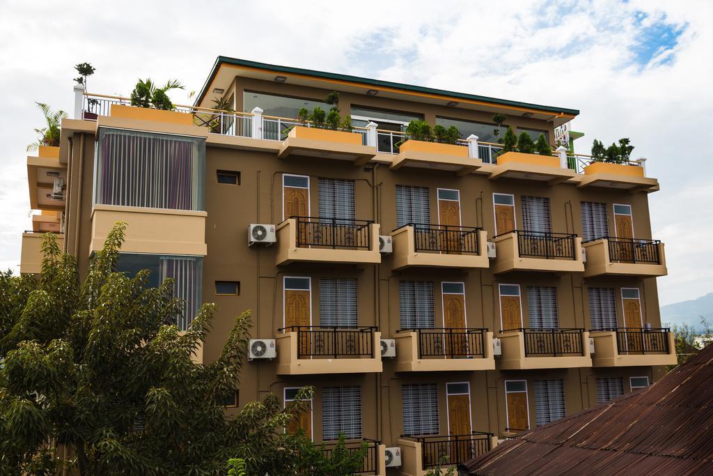 Hotel Lily The Home Hsipaw Bagian luar foto
