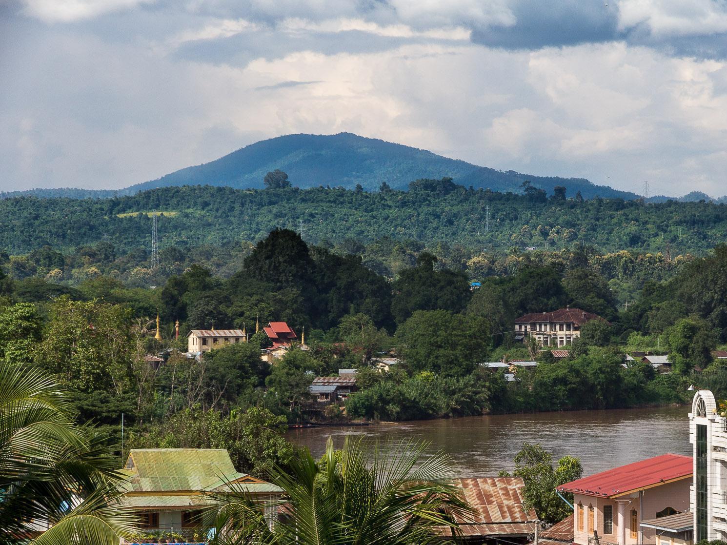 Hotel Lily The Home Hsipaw Bagian luar foto