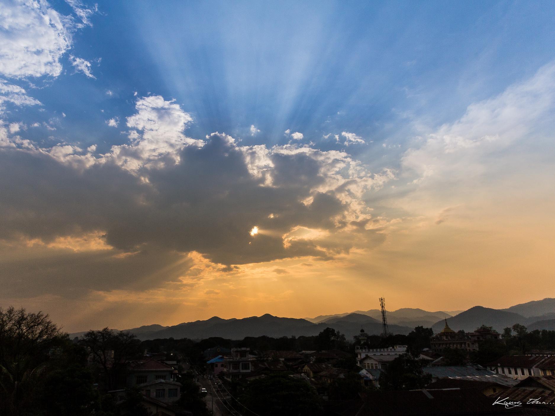 Hotel Lily The Home Hsipaw Bagian luar foto