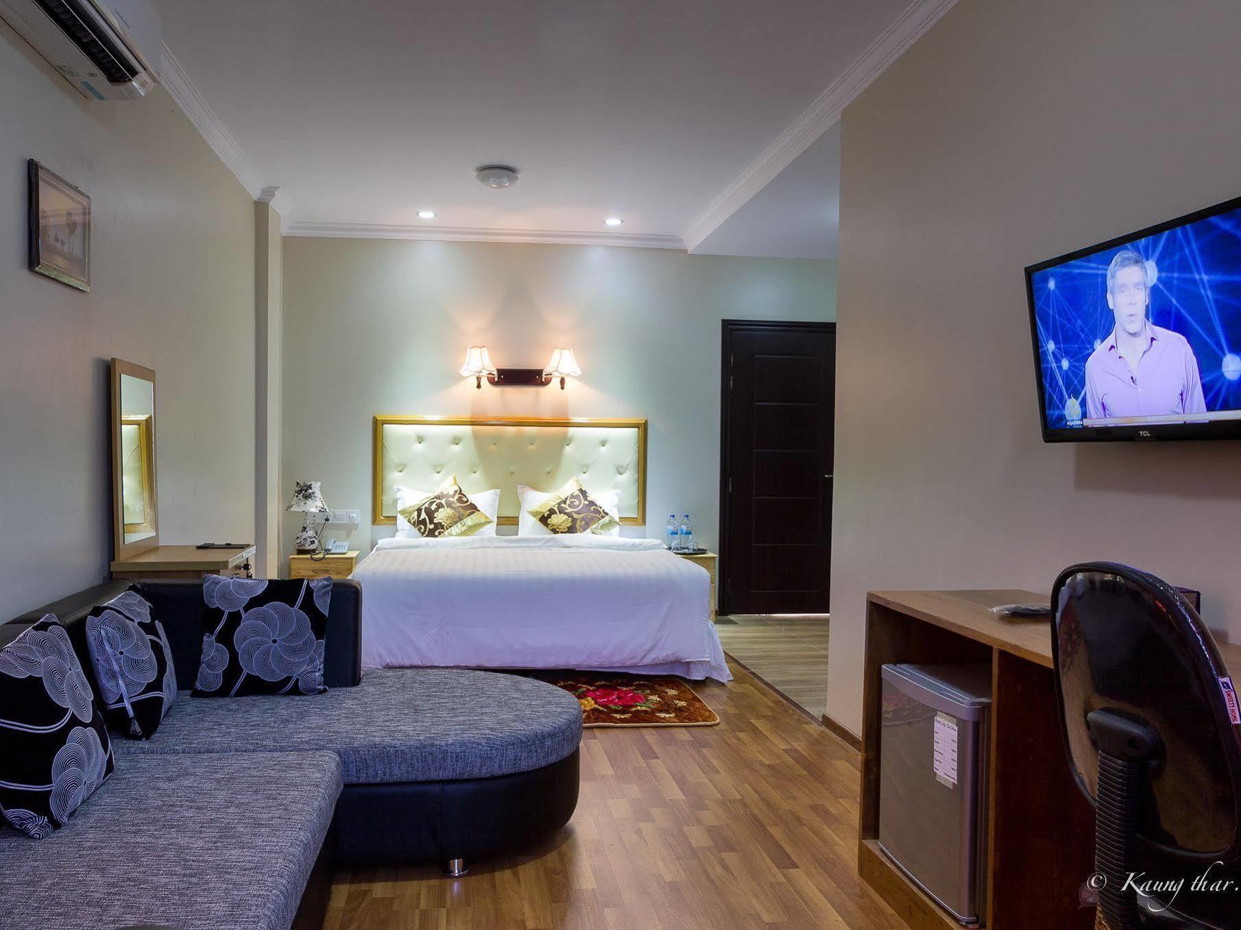 Hotel Lily The Home Hsipaw Bagian luar foto