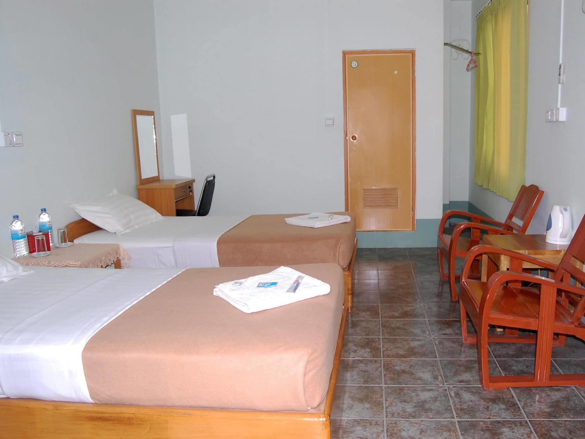 Hotel Lily The Home Hsipaw Bagian luar foto